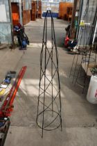 A METAL GARDEN OBELISK PLANT STAND (H:158CM)