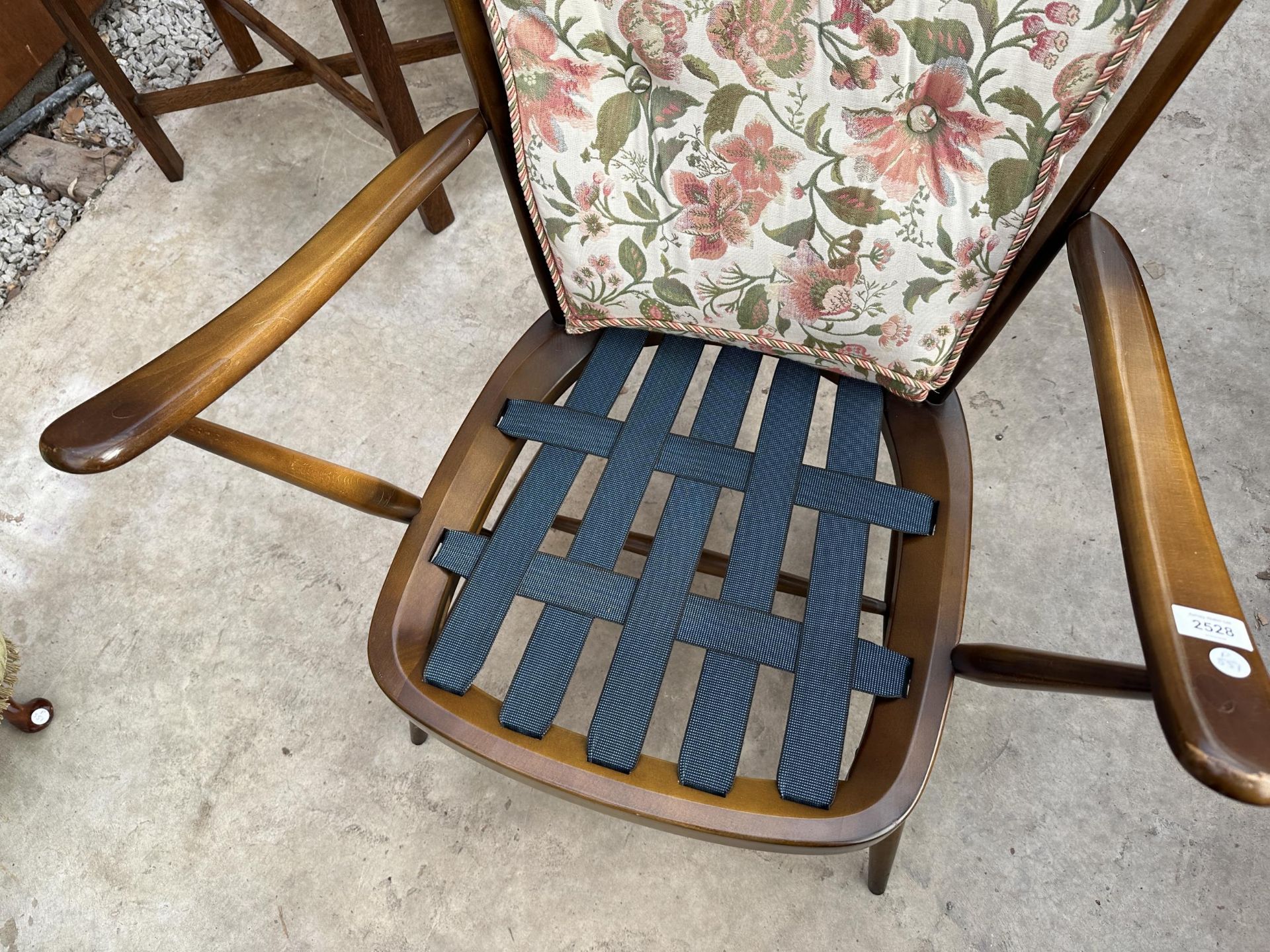 AN ERCOL BLUE LABEL FIRESIDE CHAIR - Image 4 of 5