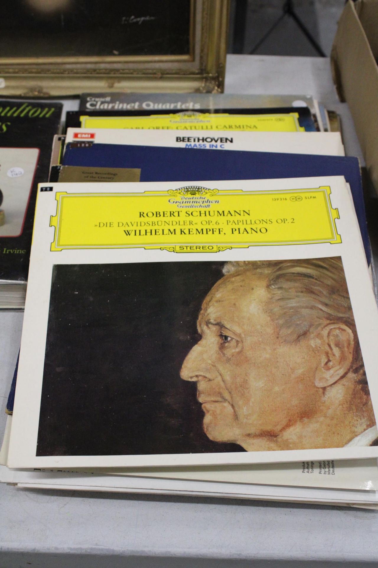 A COLLECTION OF VINTAGE CLASSICAL VINYL LP'S TO INCLUDE SCHUMANN, BEETHOVEN, ETC