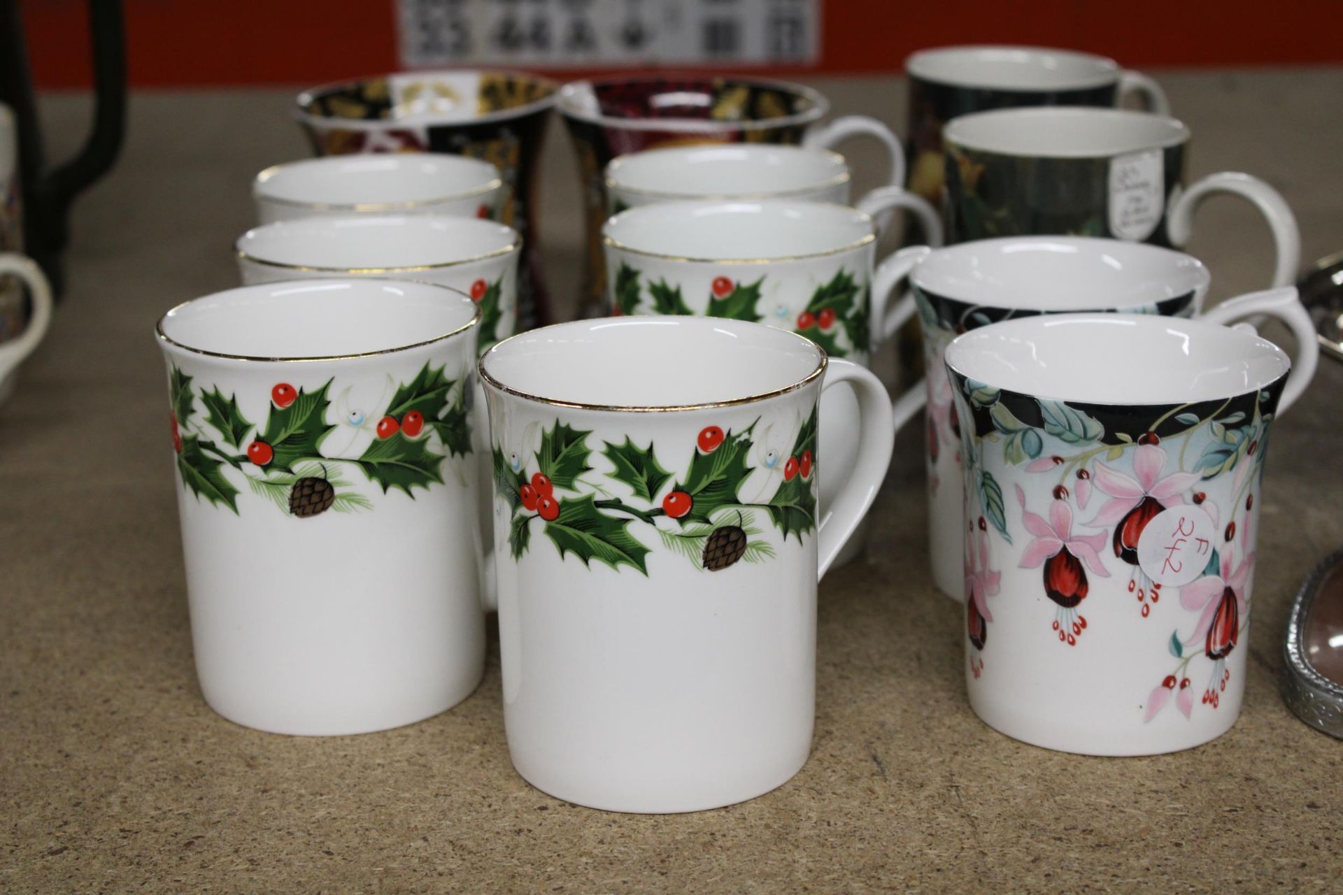 A QUANTITY OF AS NEW, CHINA MUGS TO INCLUDE ROYAL GRAFTON, DUNOON AND HUDSON MIDDLETON - 12 IN TOTAL