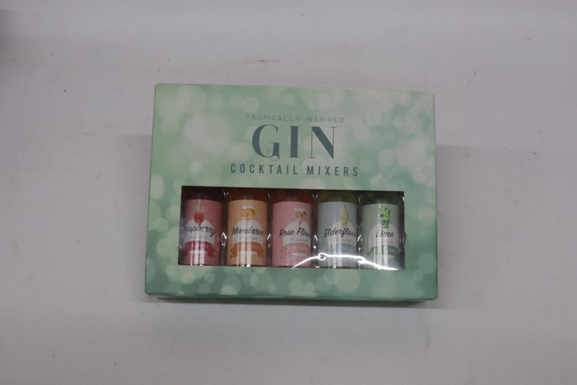 FOUR BOXES OF MINIATURE BOTTLES OF ALCOHOL TO INCLUDE FAMOUSE GROUSE WHISKEY, PORT AND TROPICAL - Image 5 of 7