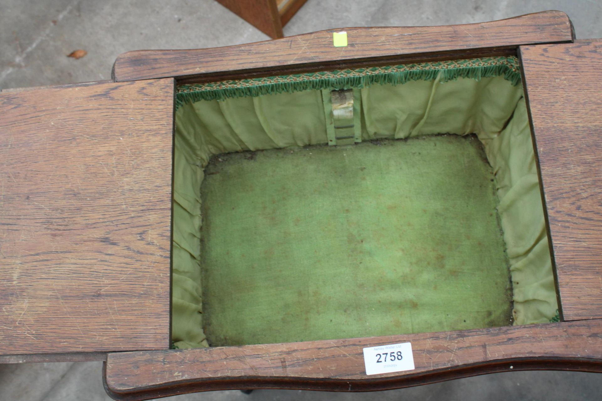 A MID 20TH CENTURY MURCO WORM BOX WITH SLIDING TOP AND OPEN BASE - Image 4 of 5