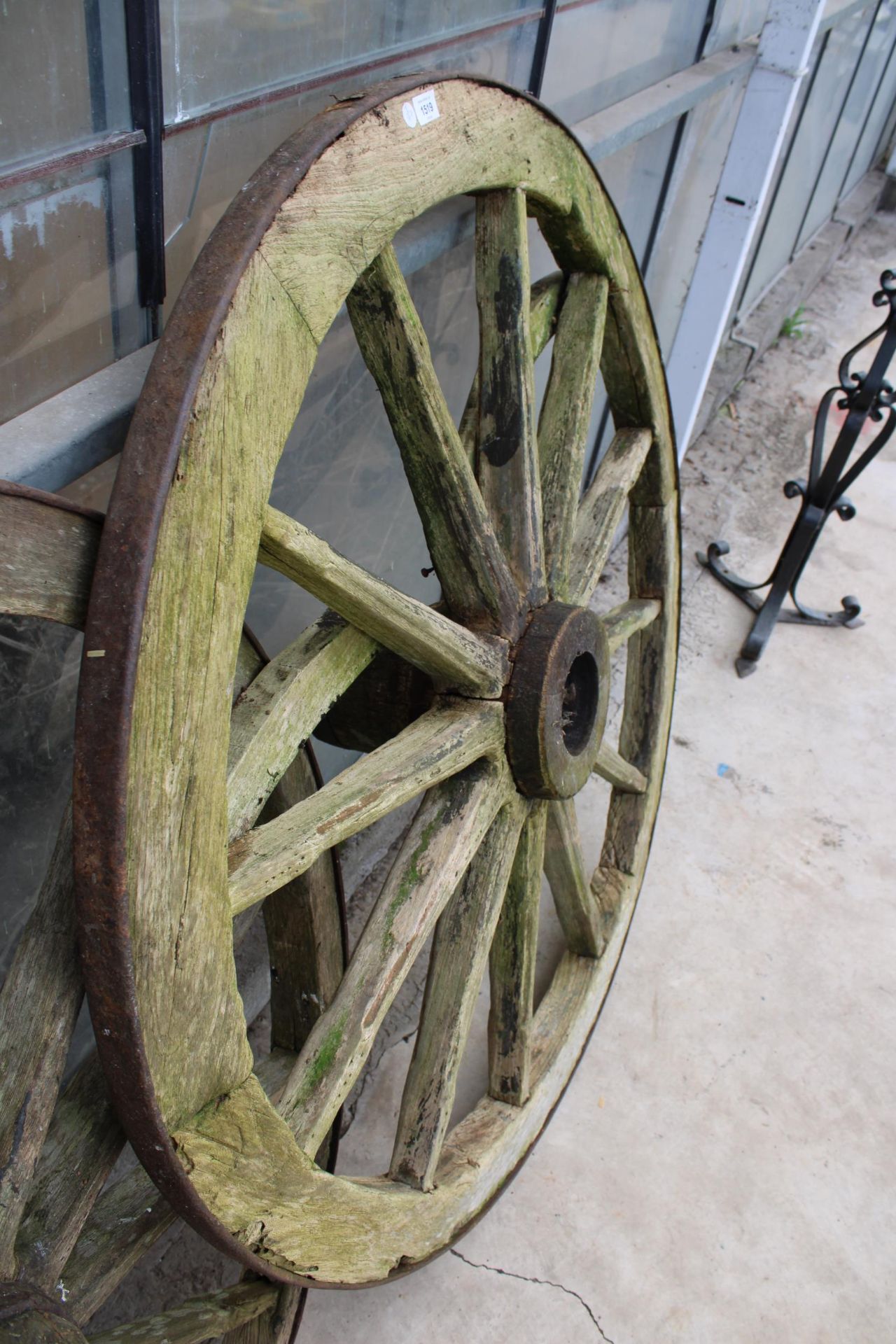 A VINTAGE WOODEN AND METAL BANDED CART WHEEL (D:120CM) - Image 3 of 3