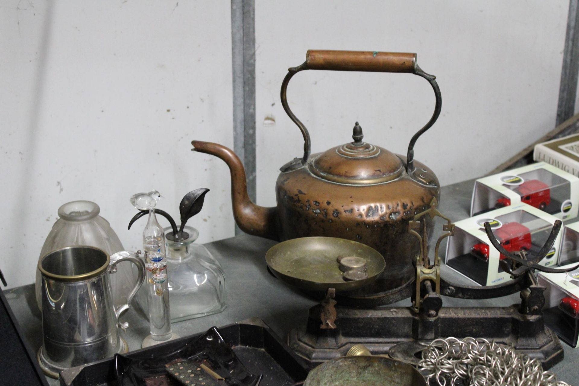 A LARGE MIXED LOT TO INCLUDE A COPPER KETTLE, CAST SCALES, A DOORSTOP, ANIMALS, A BRASS TAP, - Image 6 of 6