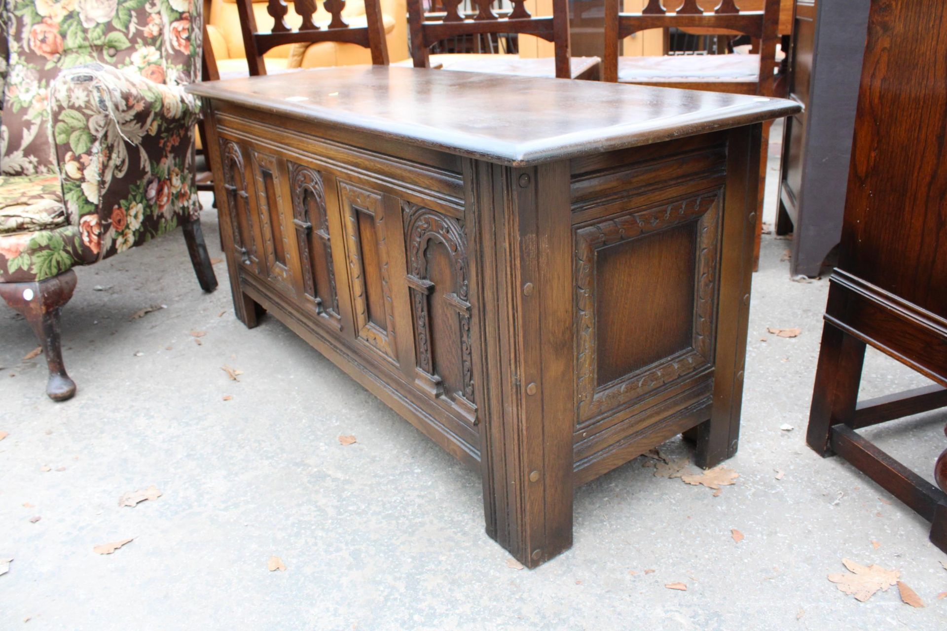 AN OAK OLD CHARM BLANKET CHEST WITH CARVED PANEL FRONT 45" WIDE - Image 2 of 5