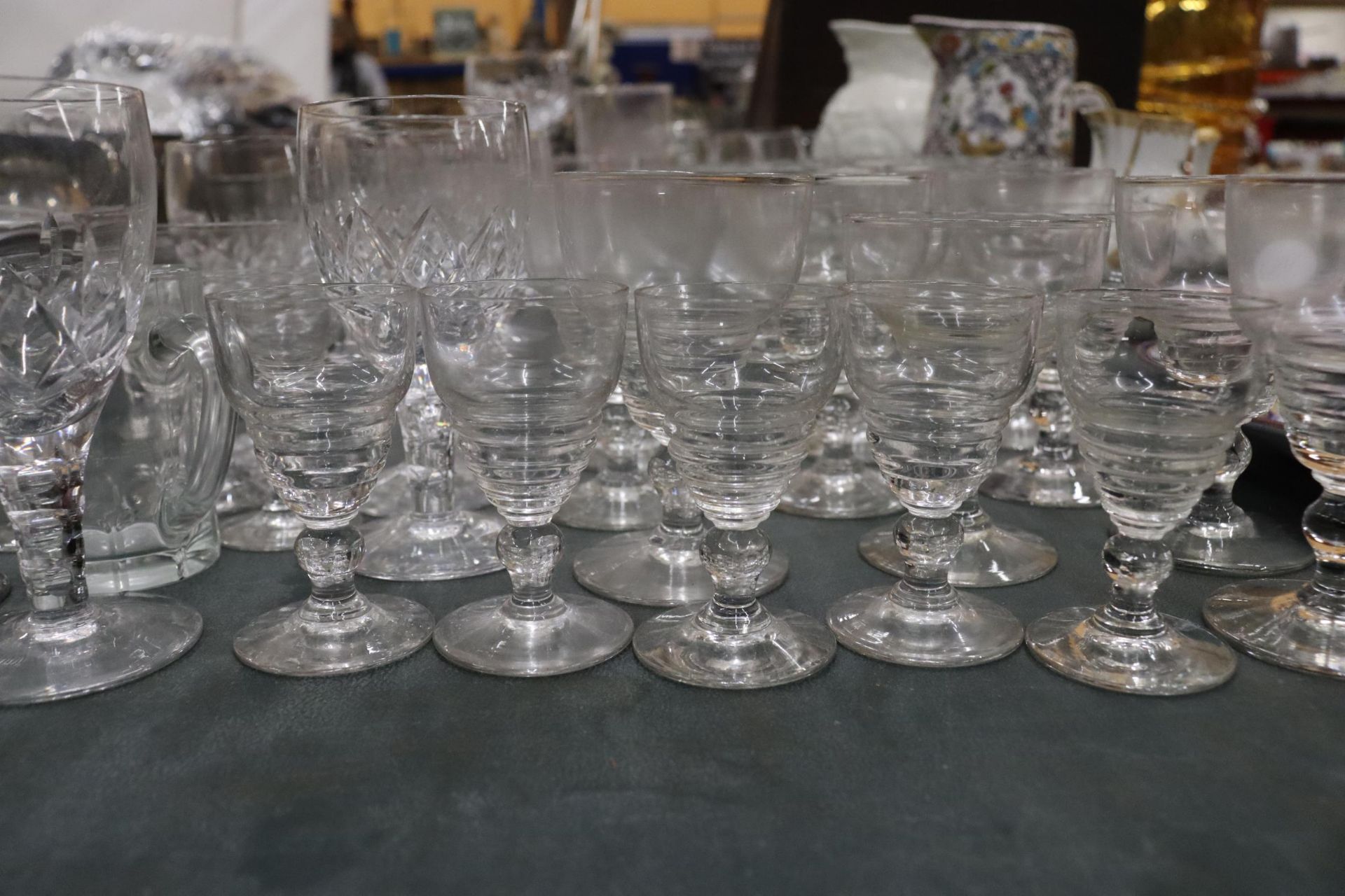 A LARGE QUANTITY OF GLASSES TO INCLUDE SHERRY, LIQUER, TUMBLERS, ETC - Image 2 of 9