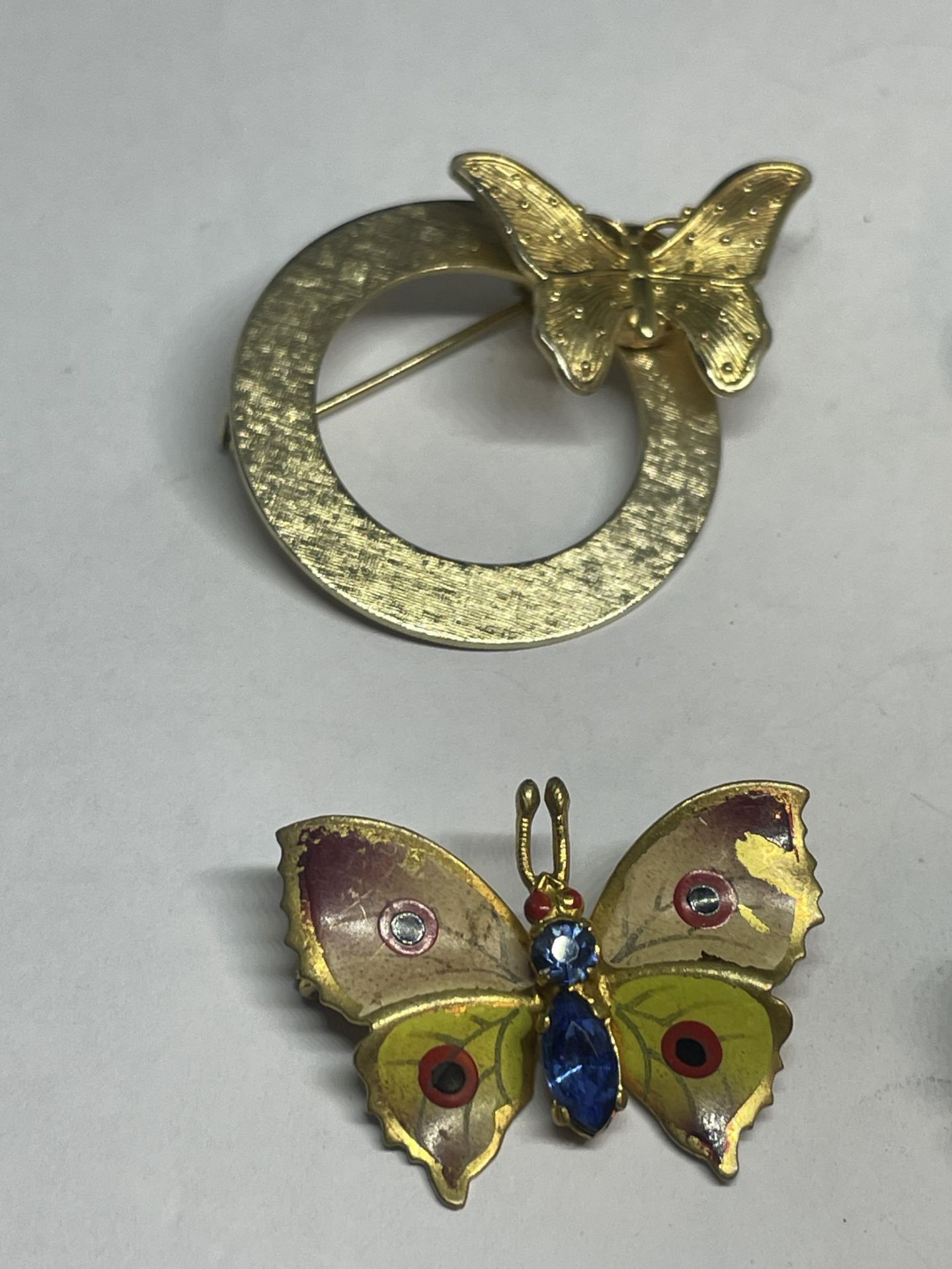 SIX VARIOUS VINTAGE BROOCHES - Image 2 of 4
