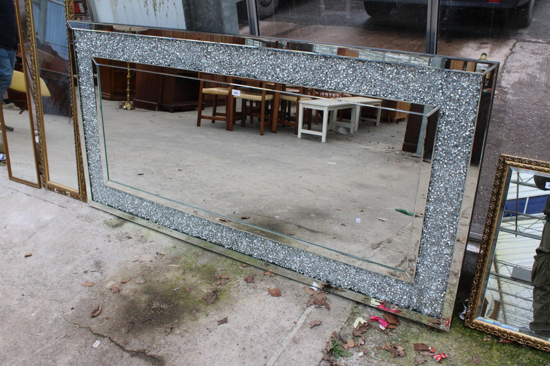 A MODERN MIRROR WITH DIAMOND CRUSH STYLE DECORATION 792 x 40" - Image 3 of 5