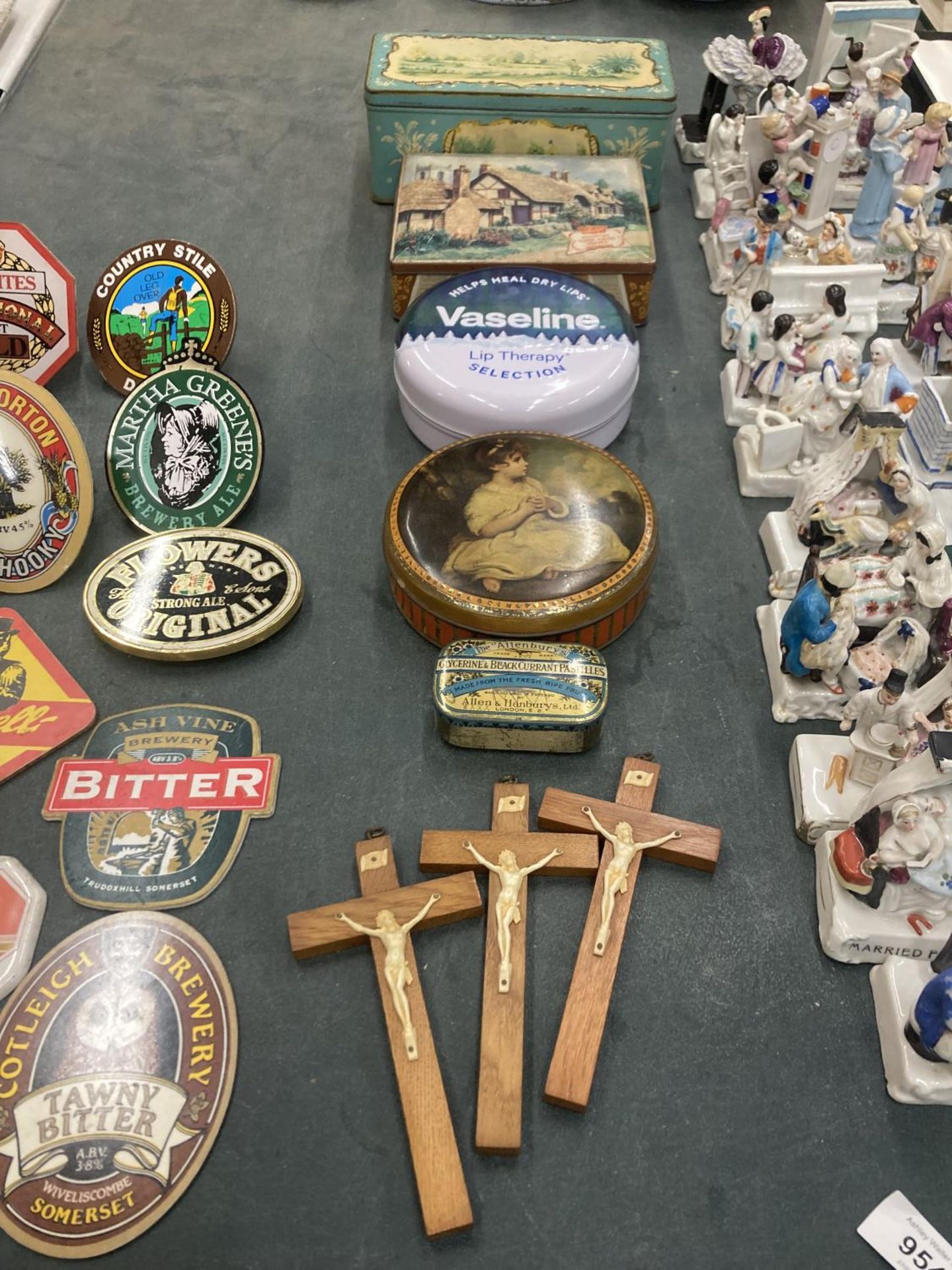 A QUANTITY OF VINTAGE TINS TOGETHER WITH RELIGIOUS WOODEN CROSSES