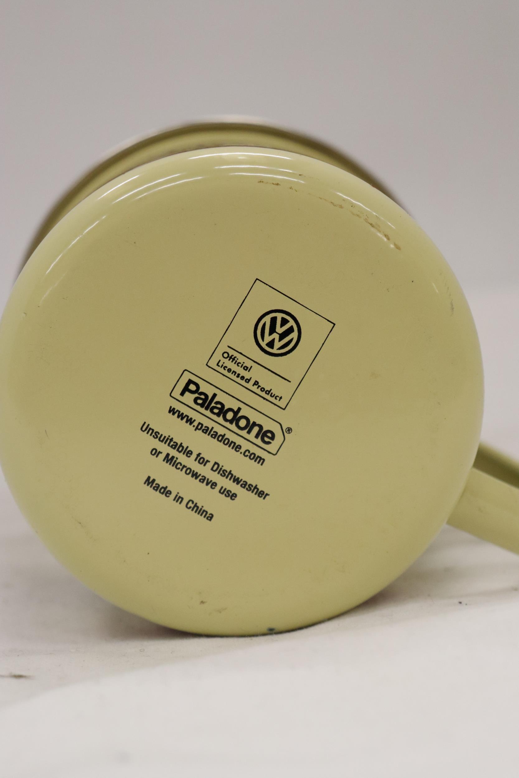 A 1963 VOLKSWAGEN ENAMEL METAL MUG - Image 5 of 5