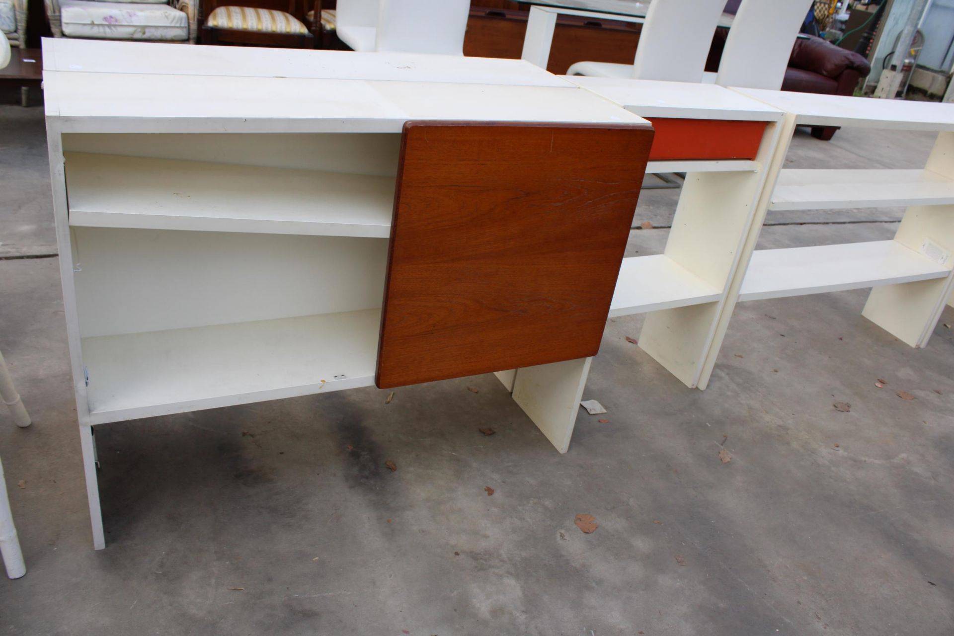 FIVE VARIOUS WHITE STORAGE SHELVES, TWO WITH TEAK DOORS - Image 3 of 4