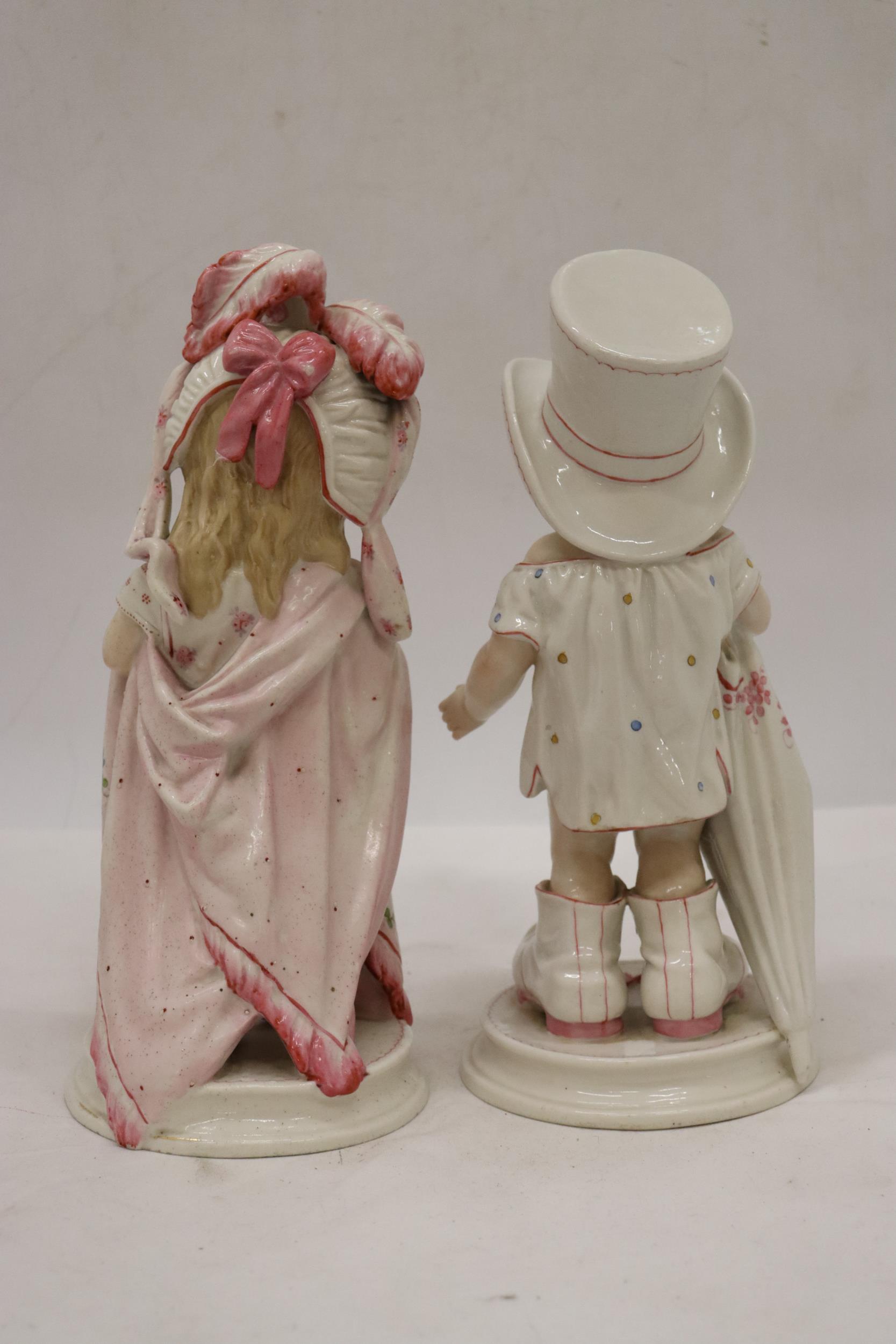 A PAIR OF ANTIQUE ORIGINAL GERMAN PORCELAIN FIGURES, 'MAMA' AND 'PAPA', GOOD COLOURS, HEIGHT - Image 5 of 8