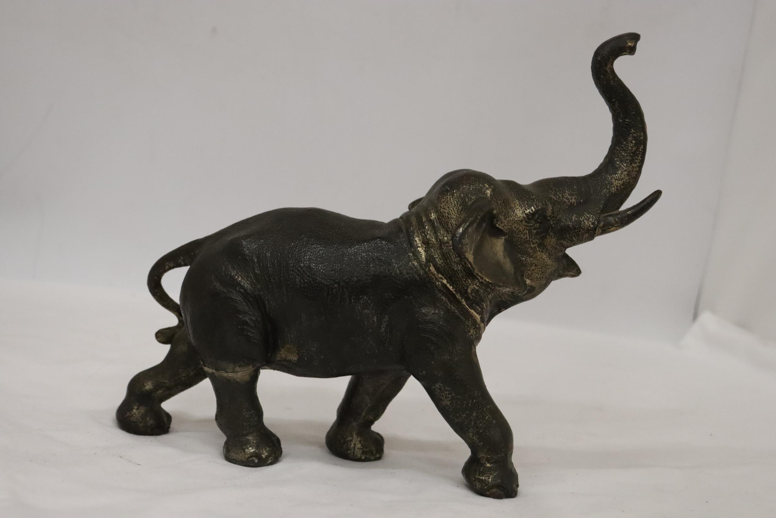 A HEAVY METAL FIGURE OF AN ELEPHANT - Image 3 of 5