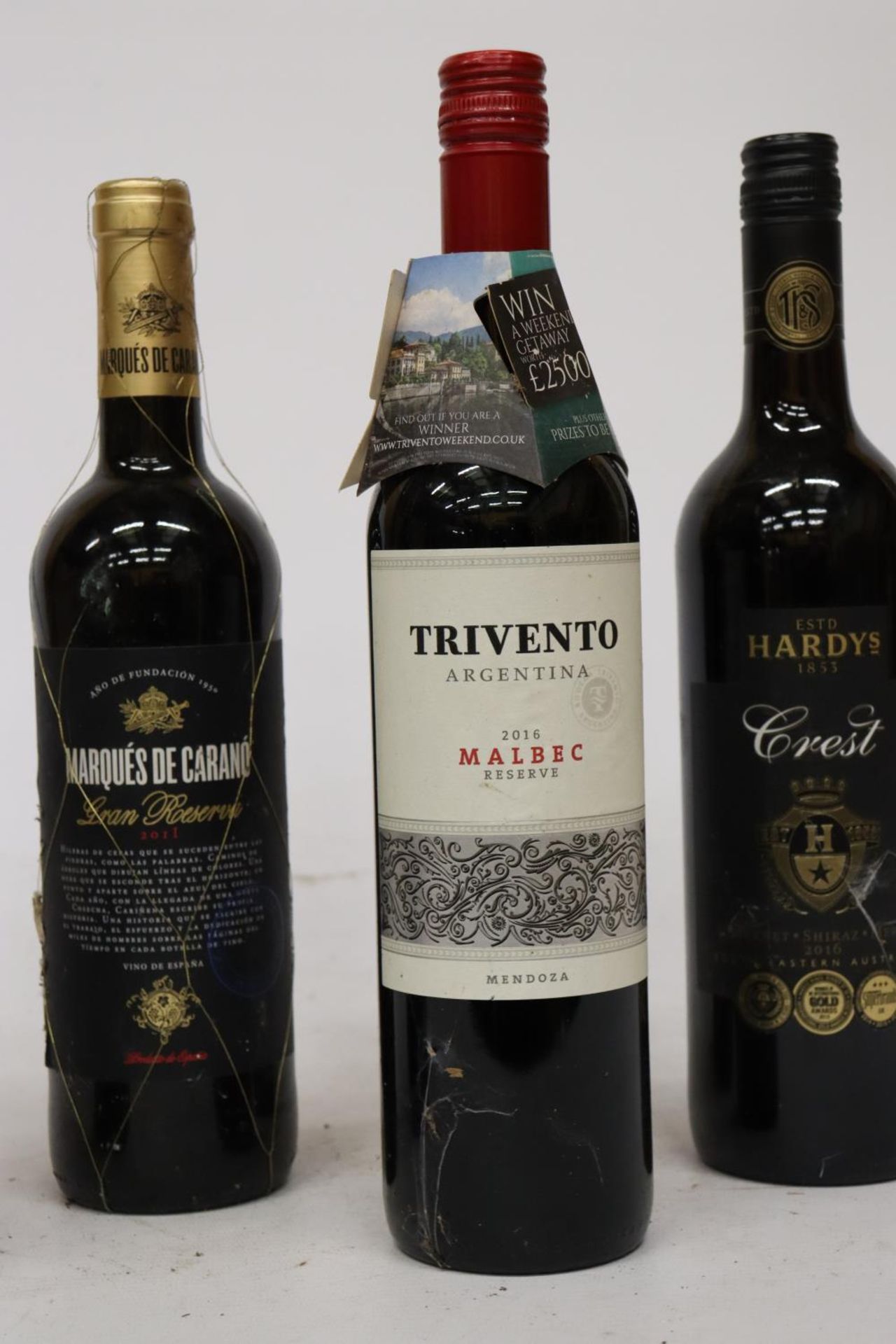 FOUR MIXED RED WINES TO INCLUDE TWO BOTTLES OF MARQUES DE CARANO GRAN RESERVA 2011, TRIVENTO - Image 3 of 5