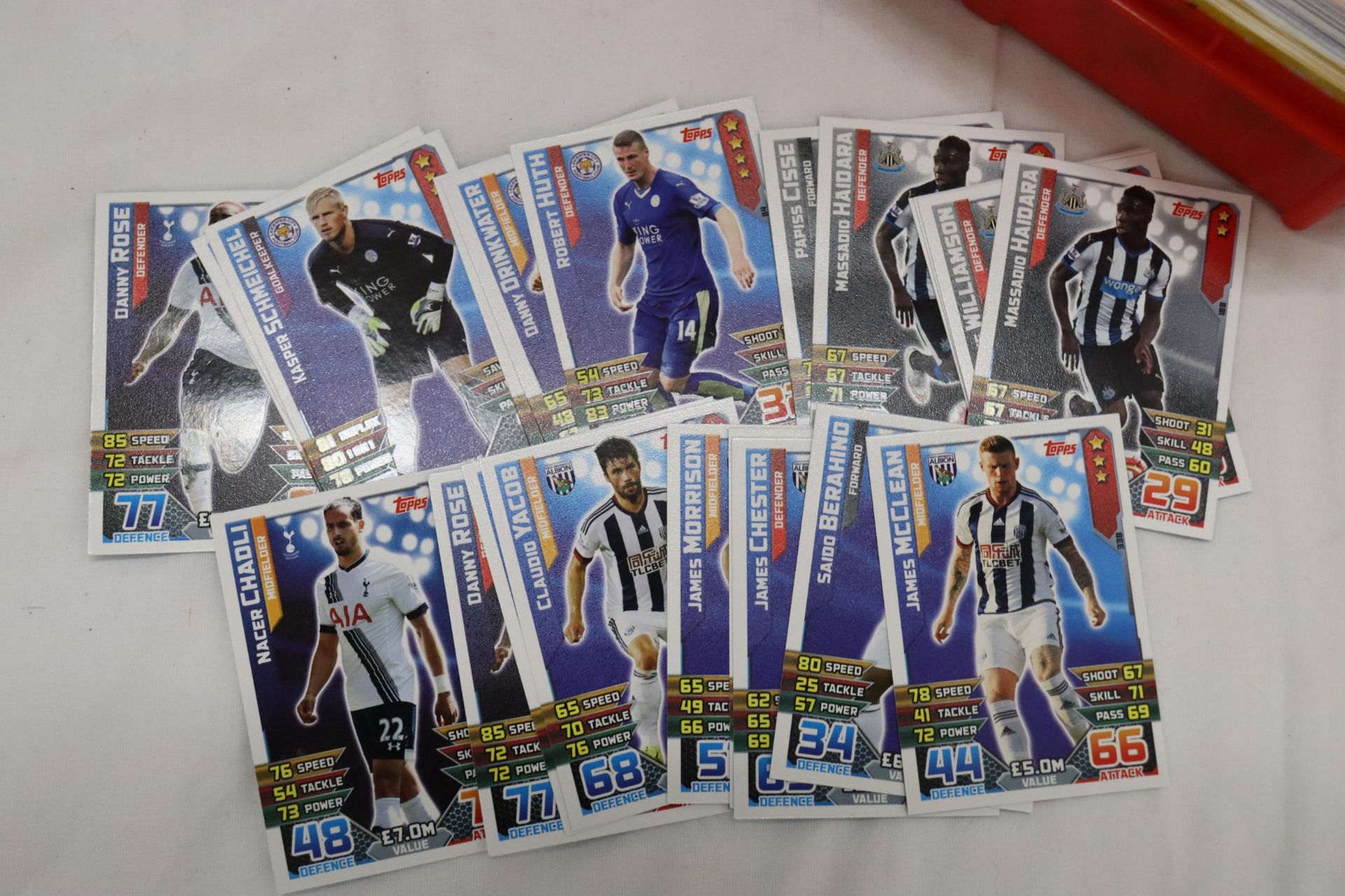 A LARGE QUANTITY OF TOPPS MATCH ATTAX MINT TRADING CARDS - Bild 10 aus 11