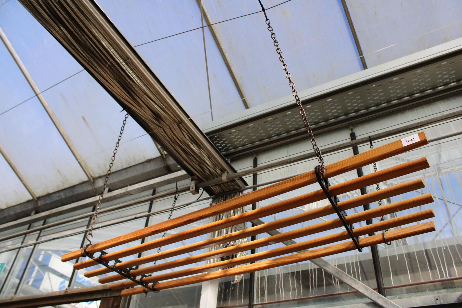 A CEILING SUSPENDED CLOTHES AIRER