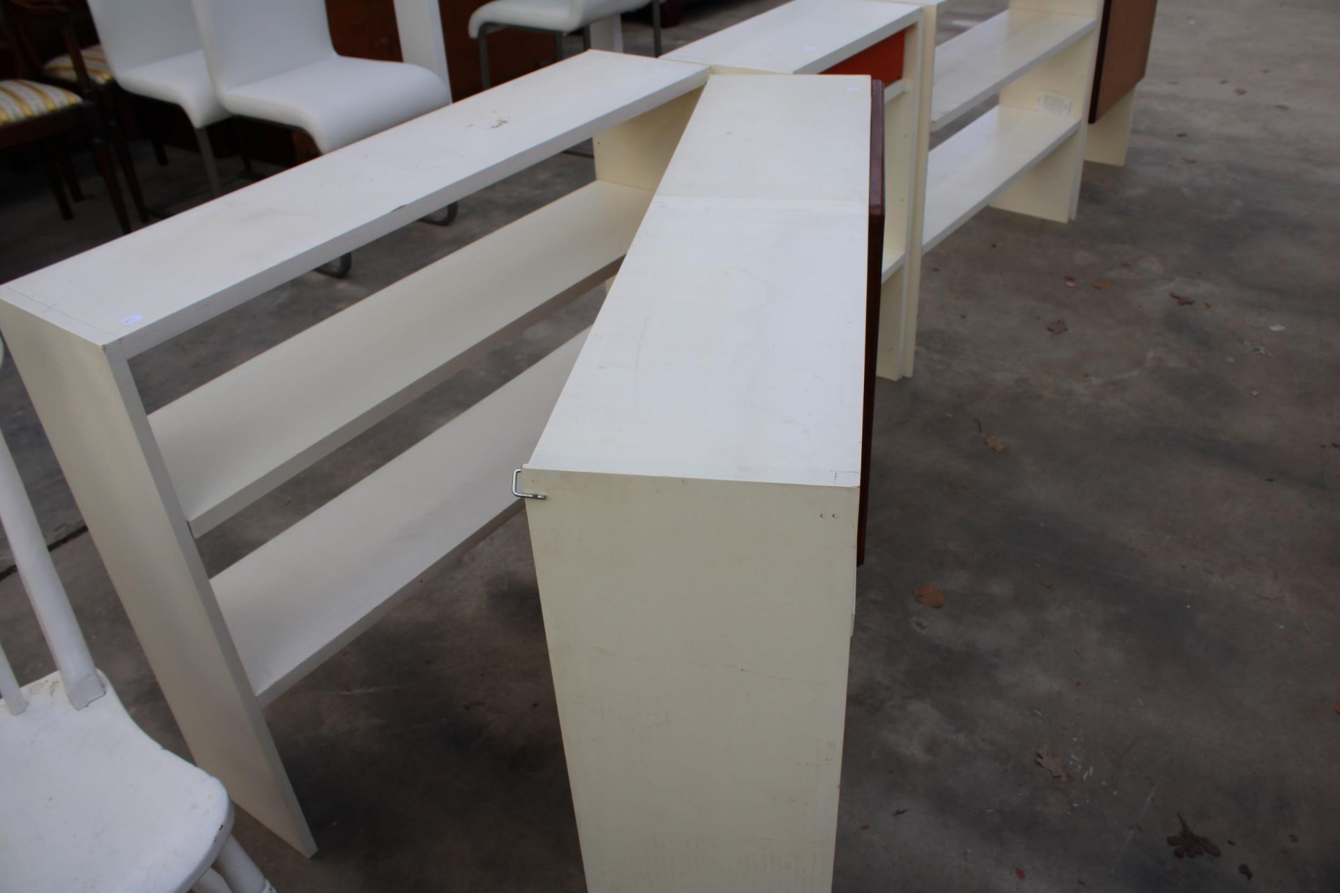 FIVE VARIOUS WHITE STORAGE SHELVES, TWO WITH TEAK DOORS - Image 4 of 4
