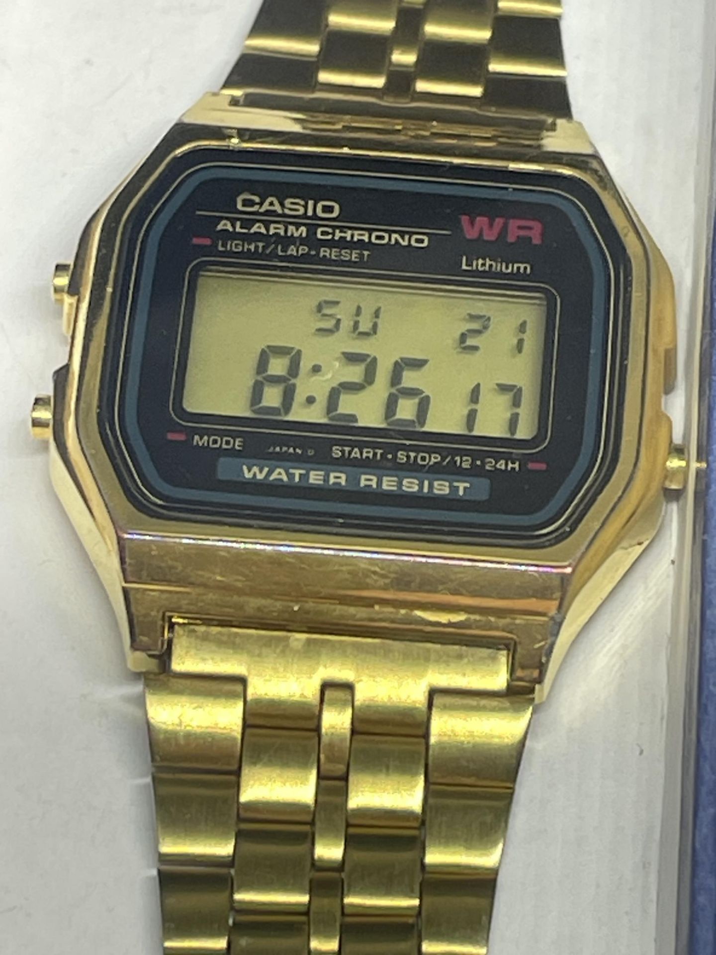 A VINTAGE CASIO DIGITAL YELLOW METAL WRIST WATCH SEEN WORKING BUT NO WARRANTY GIVEN - Image 2 of 3