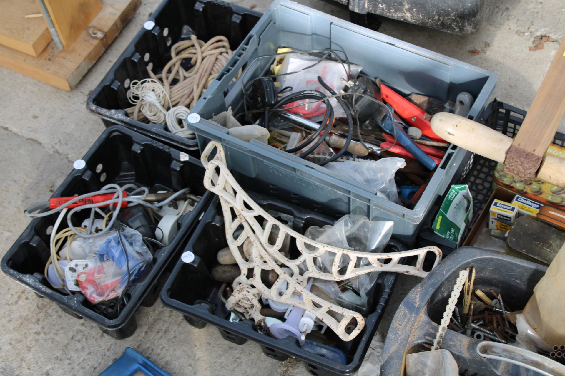 A LARGE ASSORTMENT OF TOOLS AND HARDWARE TO INCLUDE TIN SNIPS, BRACE DRILLS AND STAPLES ETC - Image 3 of 3