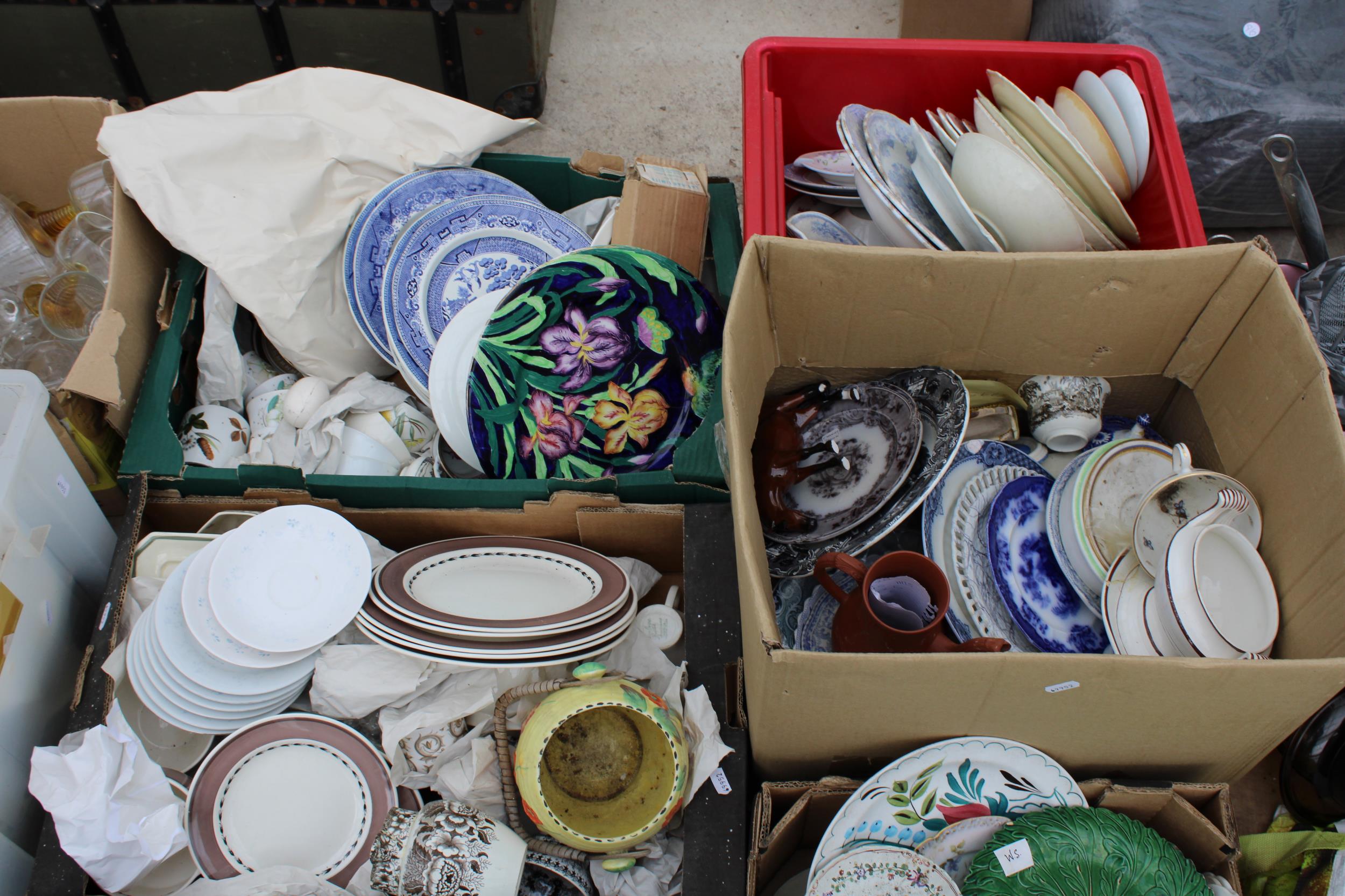 AN ASSORTMENT OF HOUSEHOLD CLEARANCE ITEMS - Image 2 of 3