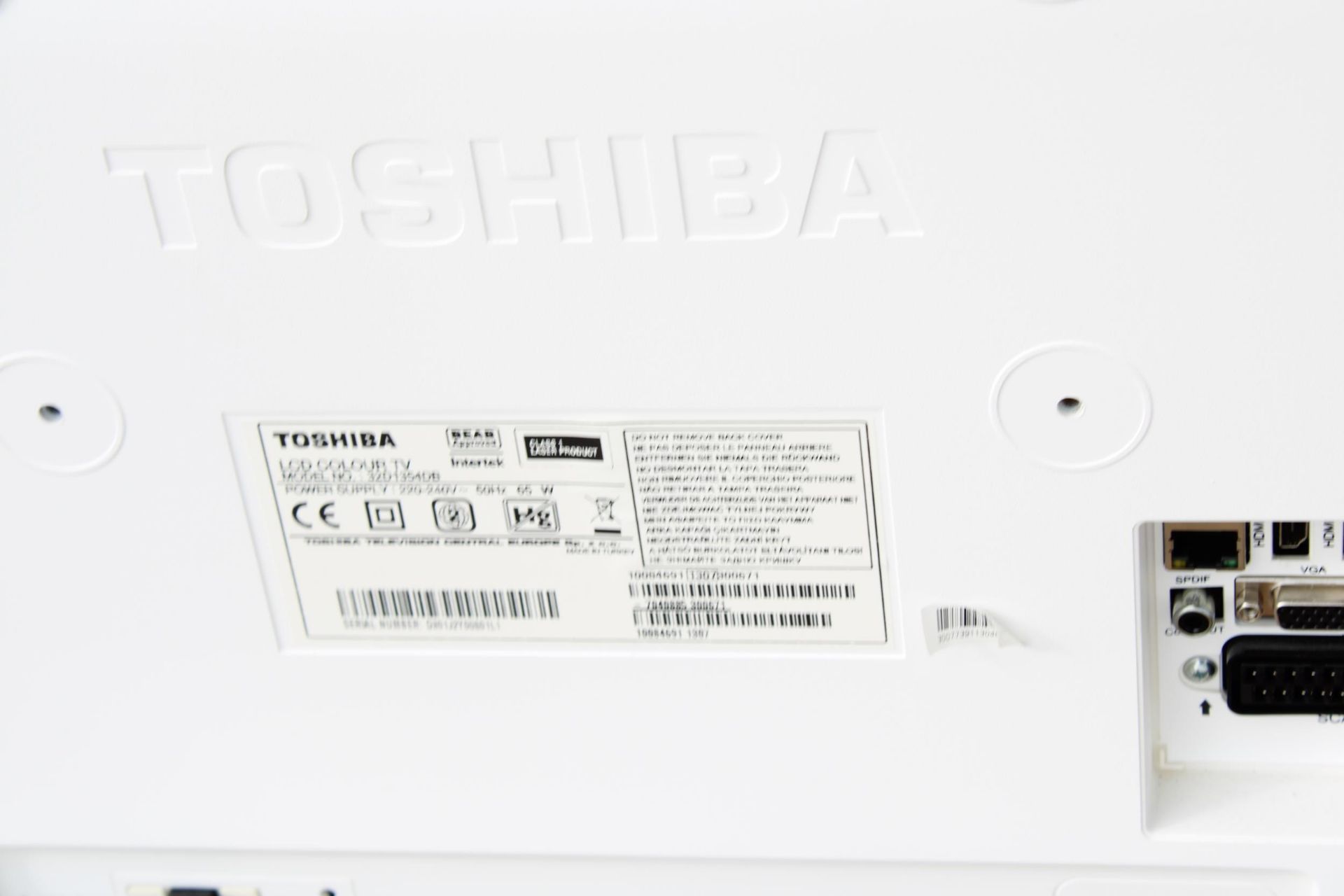 A WHITE FRAMED TOSHIBA TELEVISION 32" - Image 2 of 3