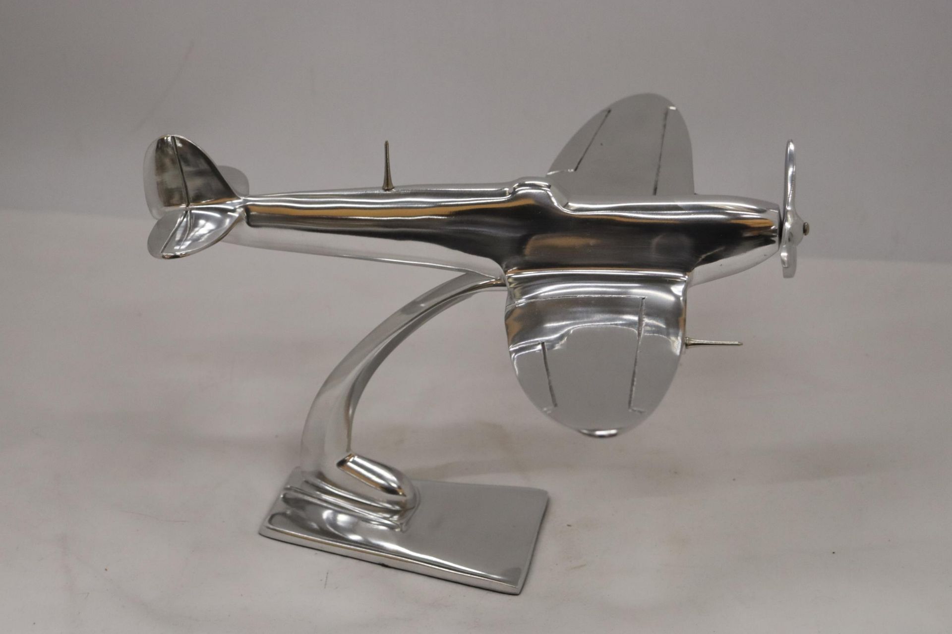 A LARGE CHROME SPITFIRE ON A STAND - Image 3 of 6