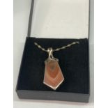 A SILVER AND AGATE NECKLACE