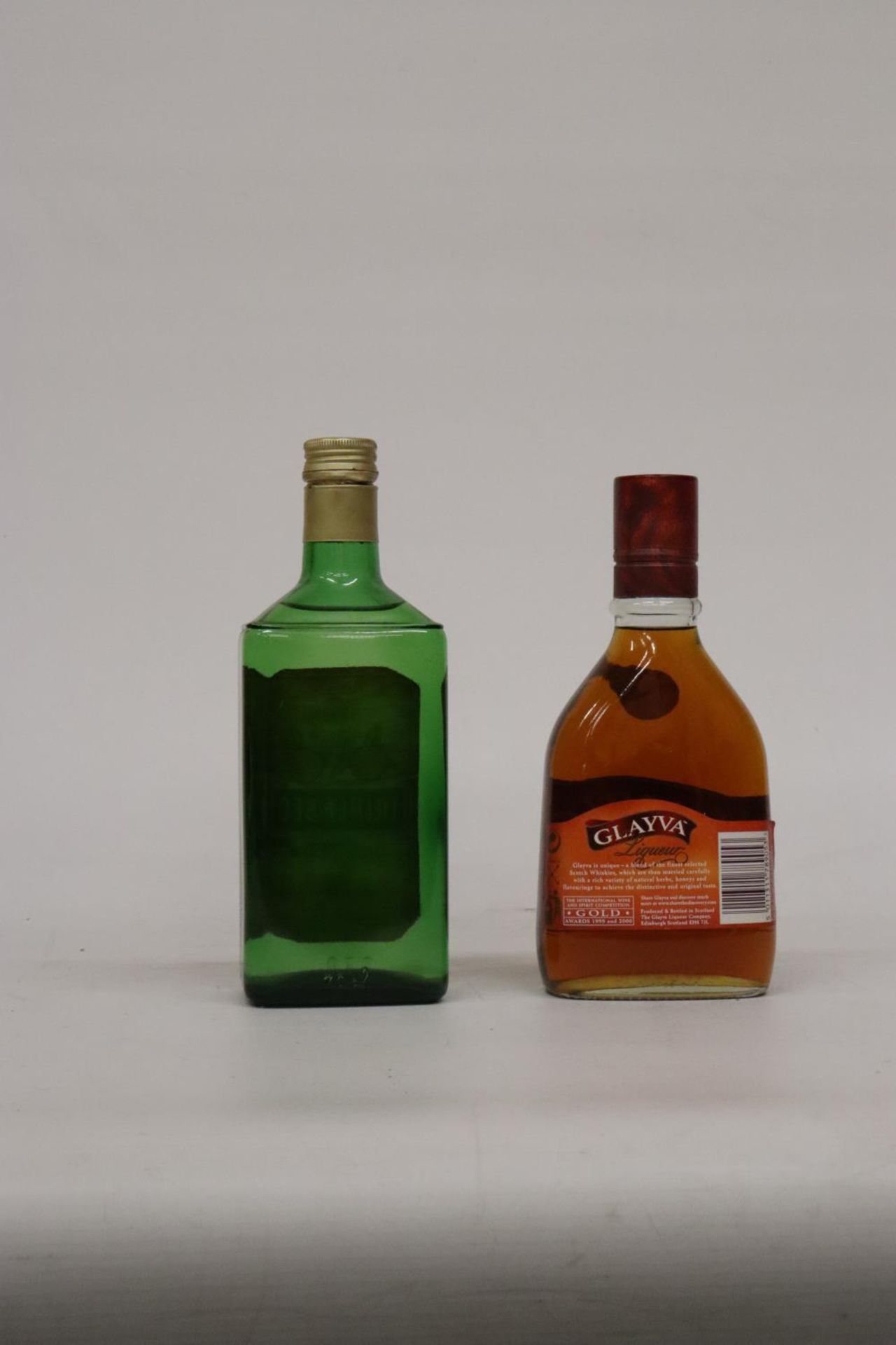 TWO BOTTLES OF LIQUEUR TO INCLUDE A 70CL BOTTLE OF TRIPLE SEC AND A 50CL BOTTLE OF GLAYVA - Image 2 of 4
