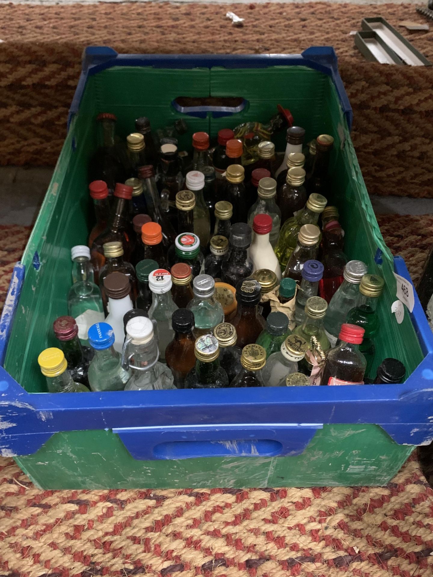 A LARGE QUANTITY OF MINIATURE BOTTLES OF SPIRITS