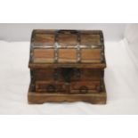 A VINTAGE SMALL DOMED WOODEN CHEST WITH METAL BANDING AND TWO DRAWERS, HEIGHT 21CM, LENGTH 26CM,