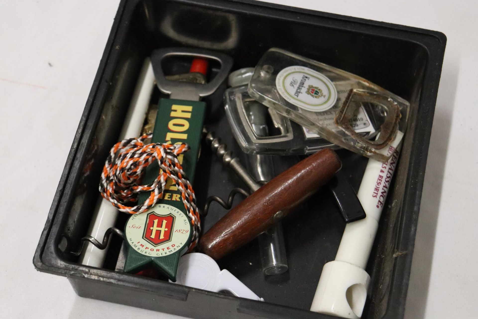 ELEVEN PIECES OF BREWERIANA TO INCLUDE CORKSCREWS, BOTTLE OPENERS, PENS AND A WHISTLE - Image 2 of 10