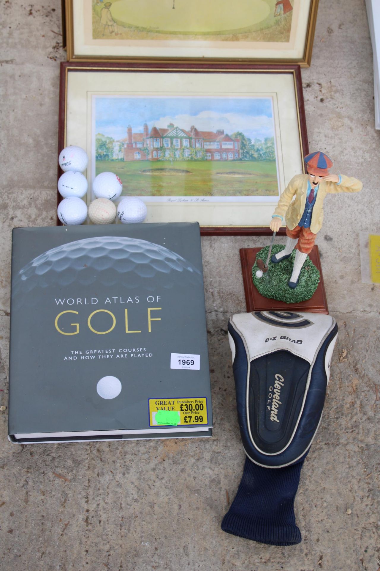 AN ASSORTMENT OF GOLF RELATED ITEMS TO INCLUDE FRAMED PRINTS, GOLF BALLS AND A FIGURE OF A GOLFER - Image 2 of 4