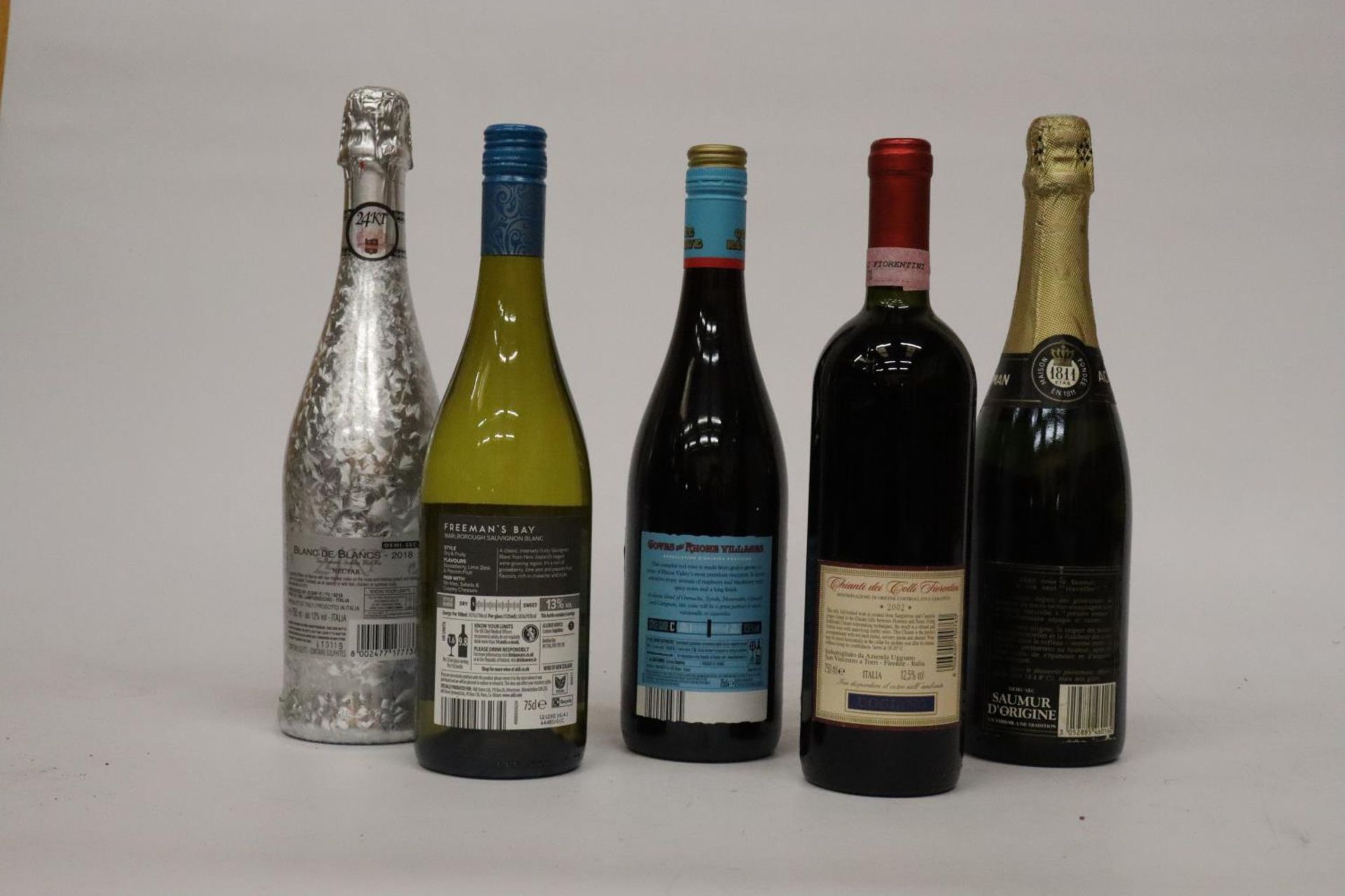 FIVE VARIOUS BOTTLES OF WINE TO INCLUDE A SAUVINGNON BLANC, PROSECCO ETC - Image 5 of 6