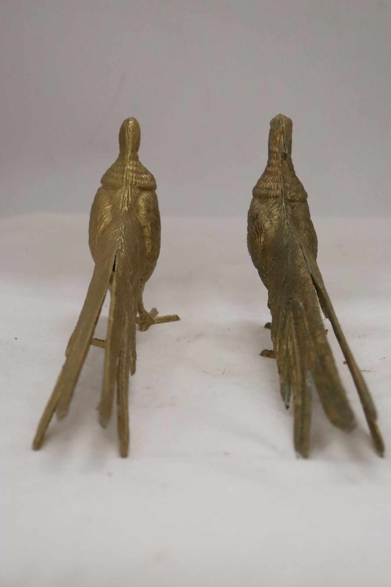 A PAIR OF COCK AND HEN PHEASANTS, HEIGHT 12CM, LENGTH 28CM - Image 4 of 5