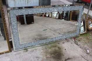 A MODERN MIRROR WITH DIAMOND CRUSH STYLE DECORATION 792 x 40"