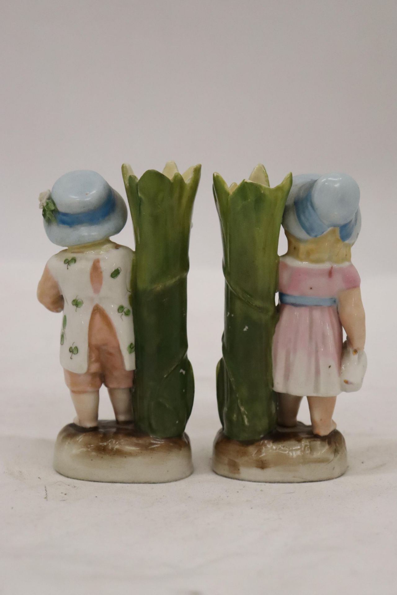 TWO VINTAGE GERMAN FAIRINGS TO INCLUDE A GIRL WITH JUG VASE AND A GIRL WITH BASKET VASE GOOD COLOURS - Image 5 of 8