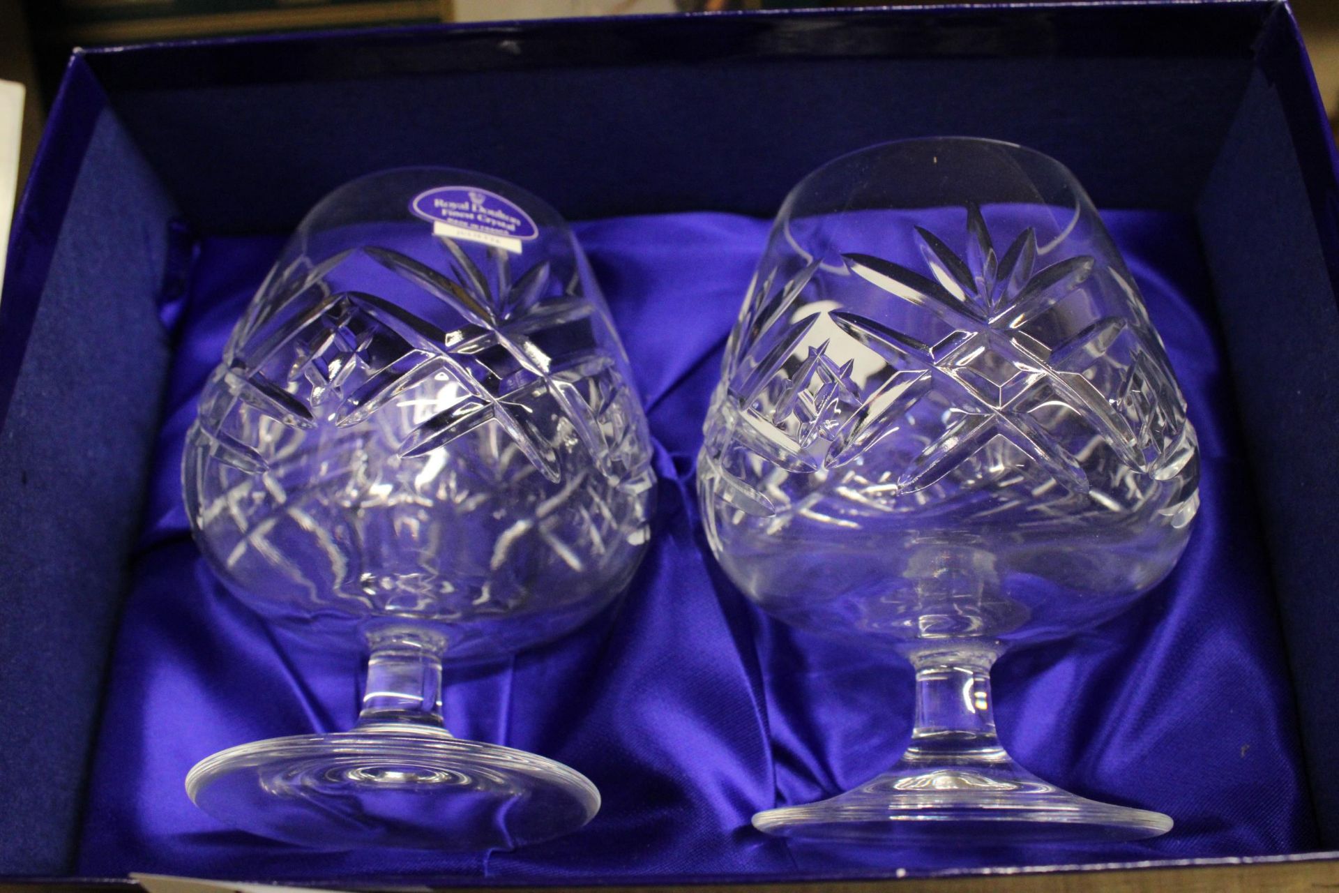A COLLECTION OF BOXED CUTGLASS TO INCLUDE DAVINCI CRYSTAL AND ROYAL DOULTON - Image 2 of 4