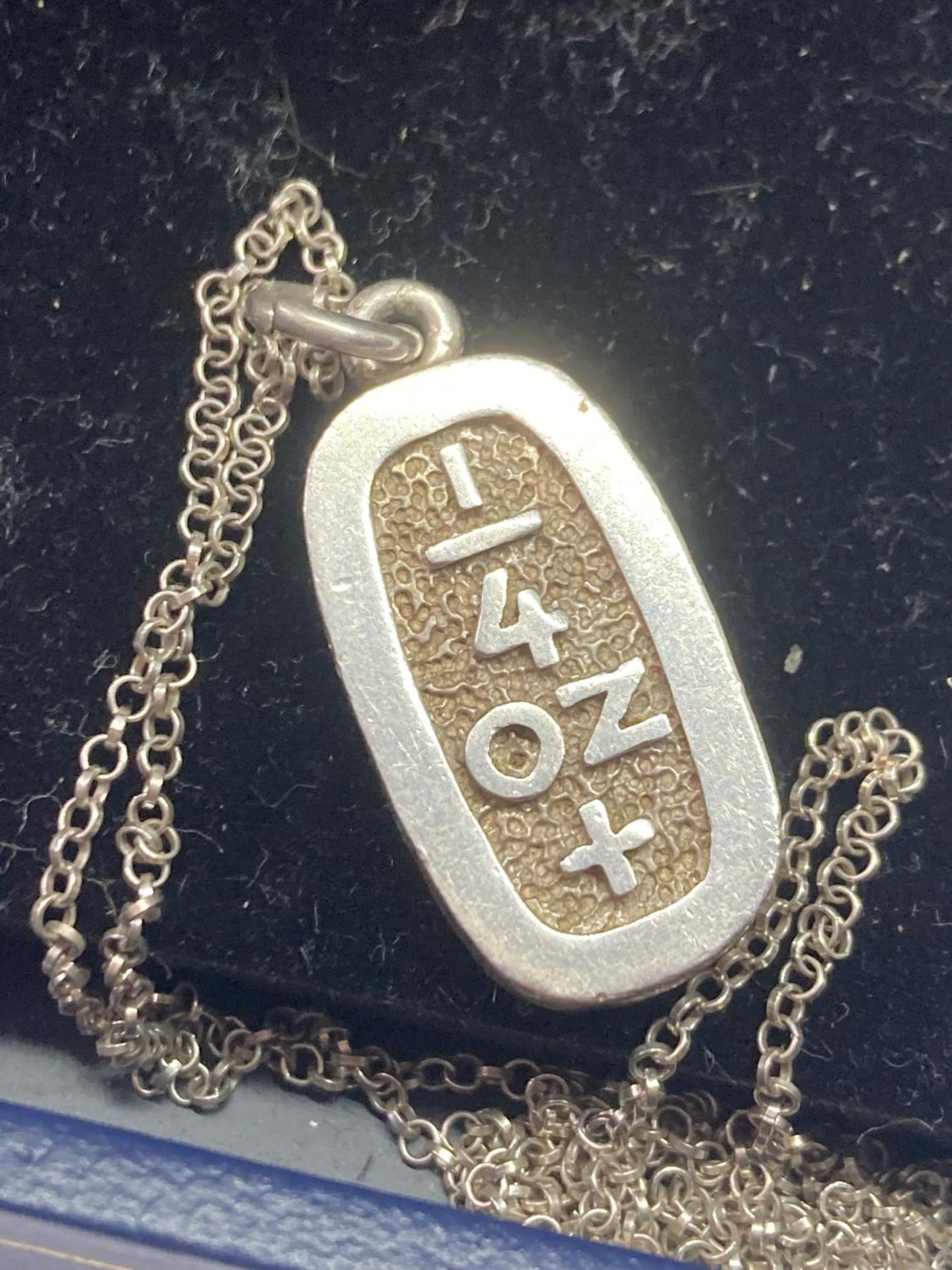 A SILVER 0.25 OUNCE INGOT NECKLACE - Image 3 of 3