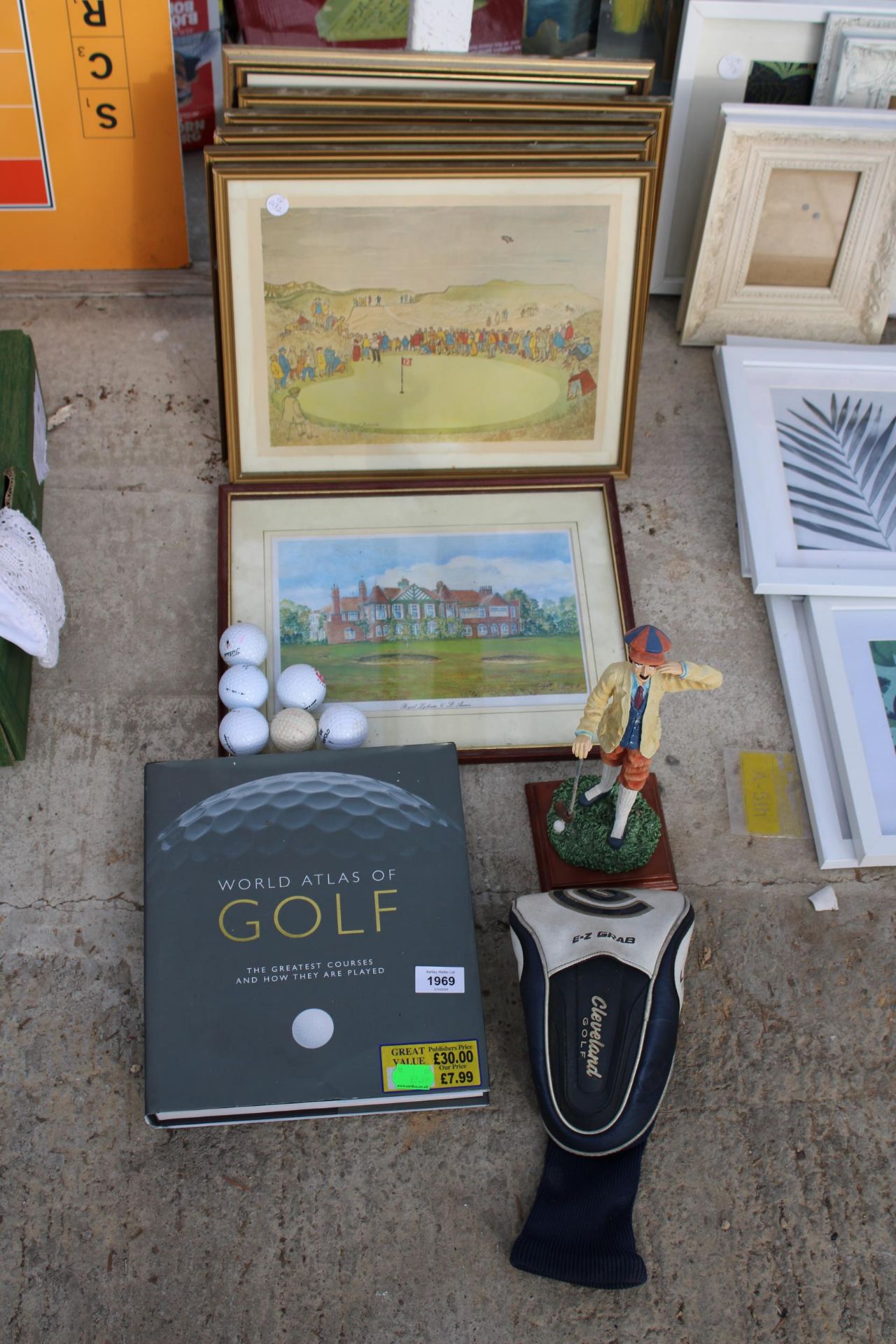 AN ASSORTMENT OF GOLF RELATED ITEMS TO INCLUDE FRAMED PRINTS, GOLF BALLS AND A FIGURE OF A GOLFER