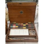 A REEVES AND SONS LIMITED CHILDREN'S WATER COLOUR BOX WITH ACCESSORIES