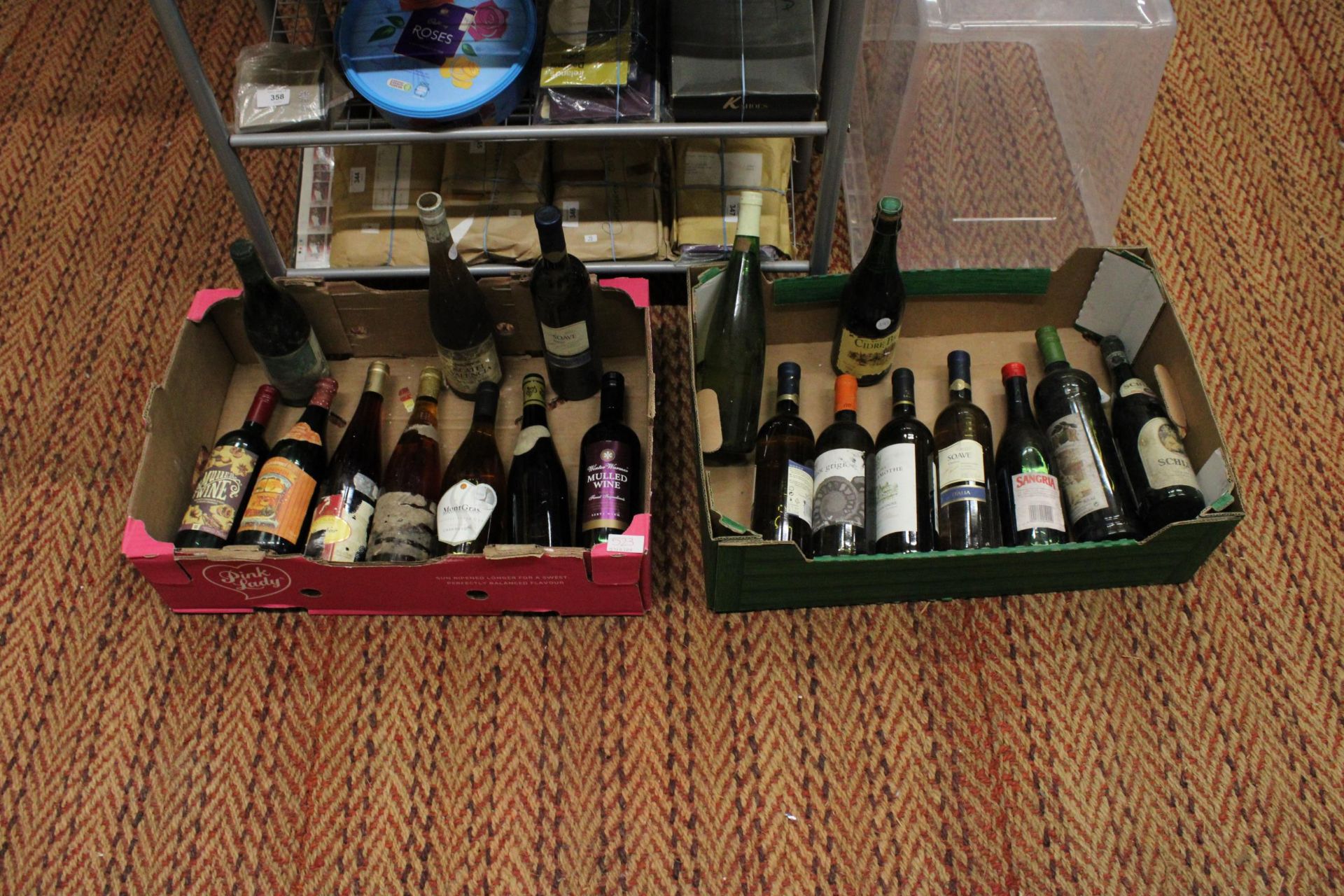 NINETEEN ASSORTED BOTTLES OF WINE TO INCLUDE SANGRIA, CIDRE BRUT, SOAVE CLASSICO 2007, MULLED