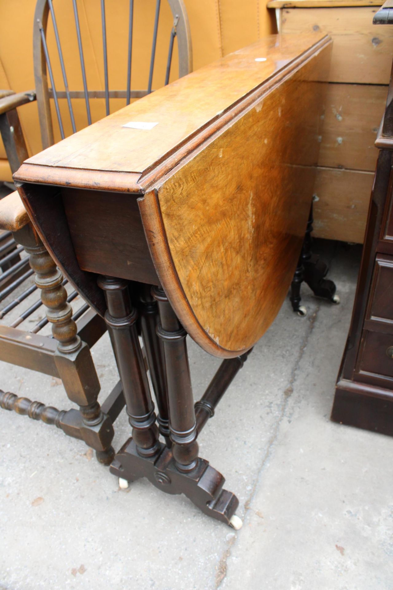 A VICTORIAN WALNUT SUTHERLAND TABLE 41.5" X 35" OPENED