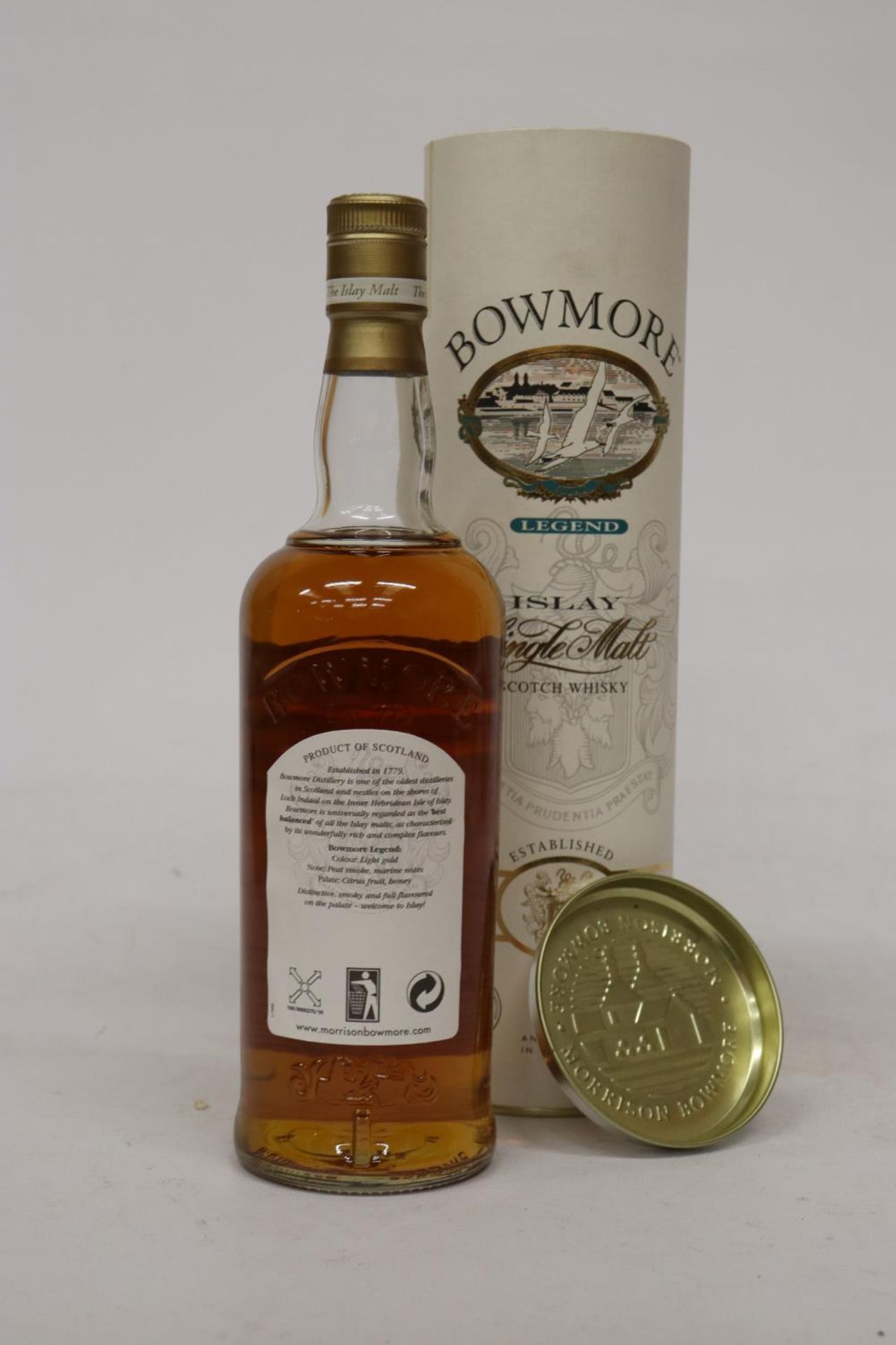 A BOTTLE OF BOWMORE LEGEND ISLAY SINGLE MALT WHISKY, BOXED - Image 2 of 5