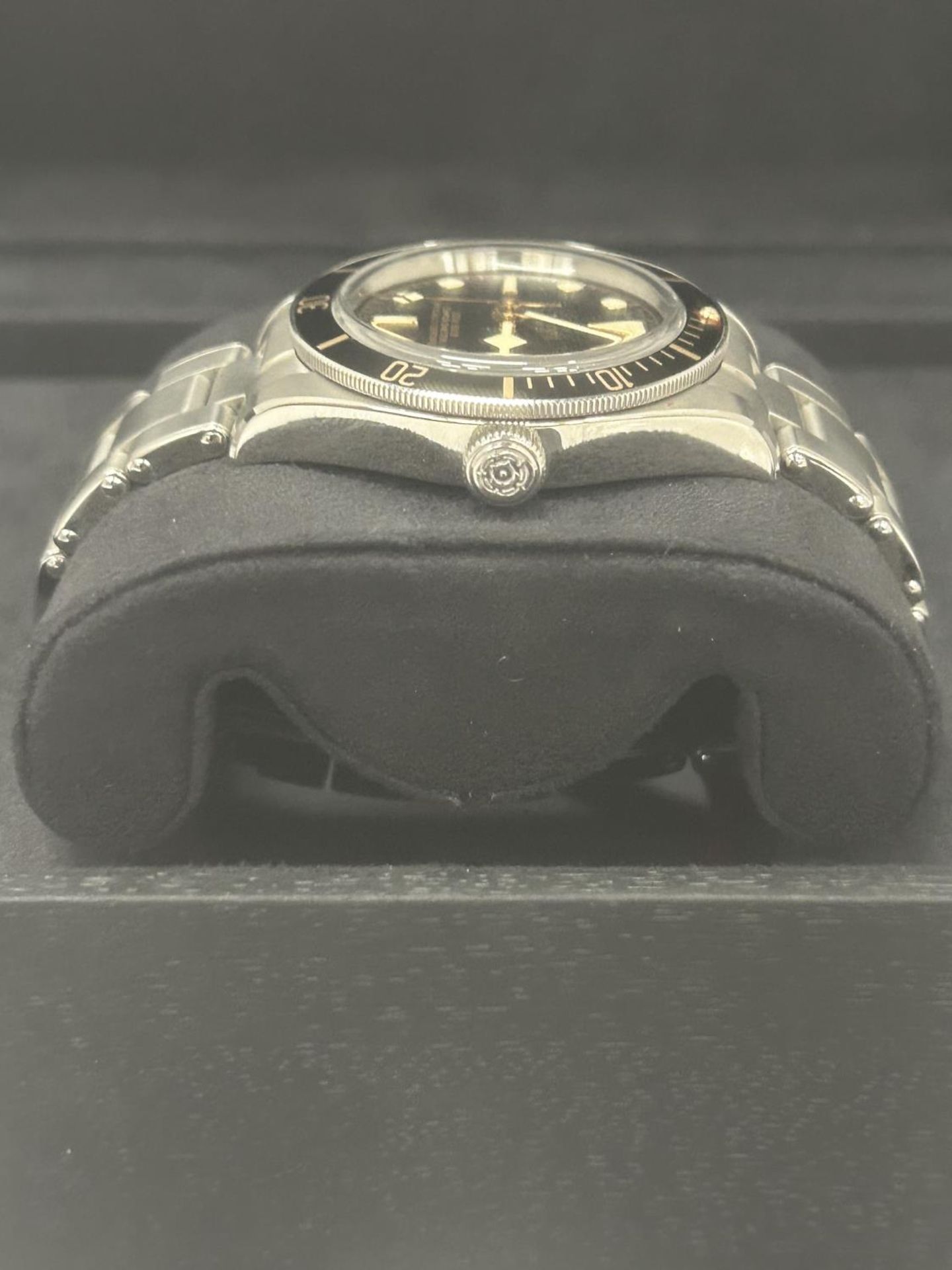 A TUDOR BLACK BAY 58 CHRONOGRAPH AUTOMATIC WATCH WITH 39MM BLACK DIAL, COMPLETE WITH ORIGINAL BOX - Image 4 of 7