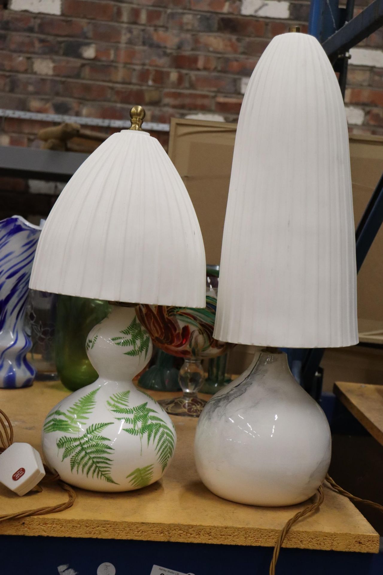 TWO CERAMIC TABLE LAMPS WITH CERAMIC SHADES