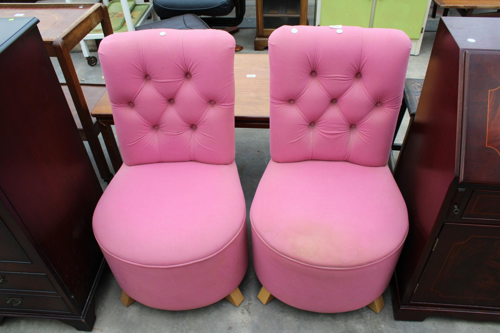 A PAIR OF PINK BUTTON BACK BEDROOM CHAIRS