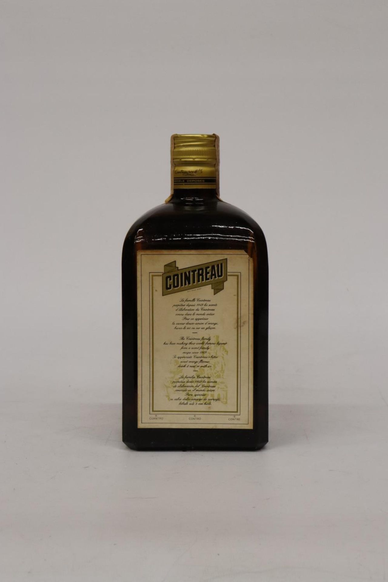 A 2L BOTTLE OF COINTREAU LIQUEUR SPECIALITE - Bild 2 aus 4