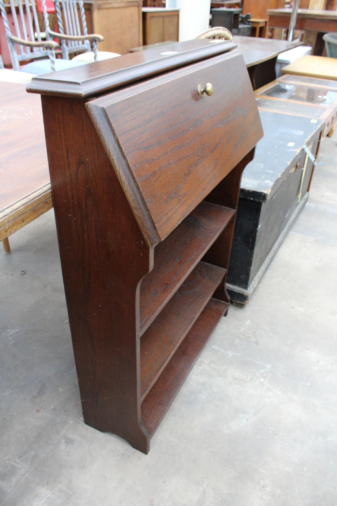 A MID 20TH CENTURY OAK BUREAU WITH OPEN SHELVES TO BASE26" WIDE - Image 2 of 3