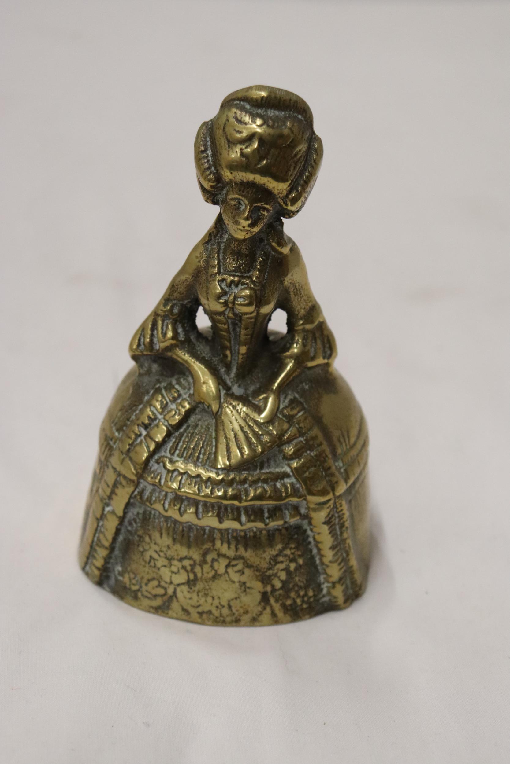 A VINTAGE BRASS BELL MODELLED AS A VICTORIAN WOMAN - Image 2 of 6