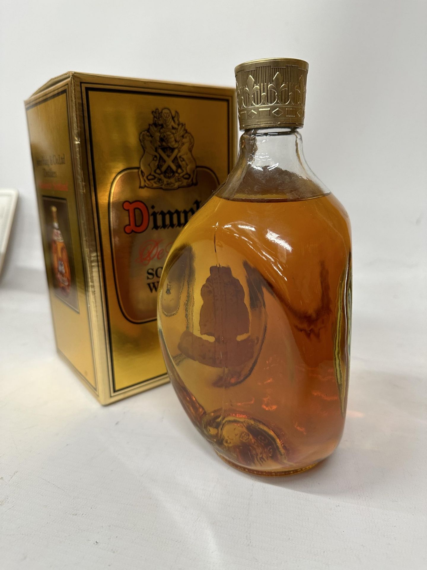 A BOXED 750ML 40% BOTTLE OF DIMPLE DE LUXE 12 YEARS OLD SCOTCH WHISKY - Bild 4 aus 4